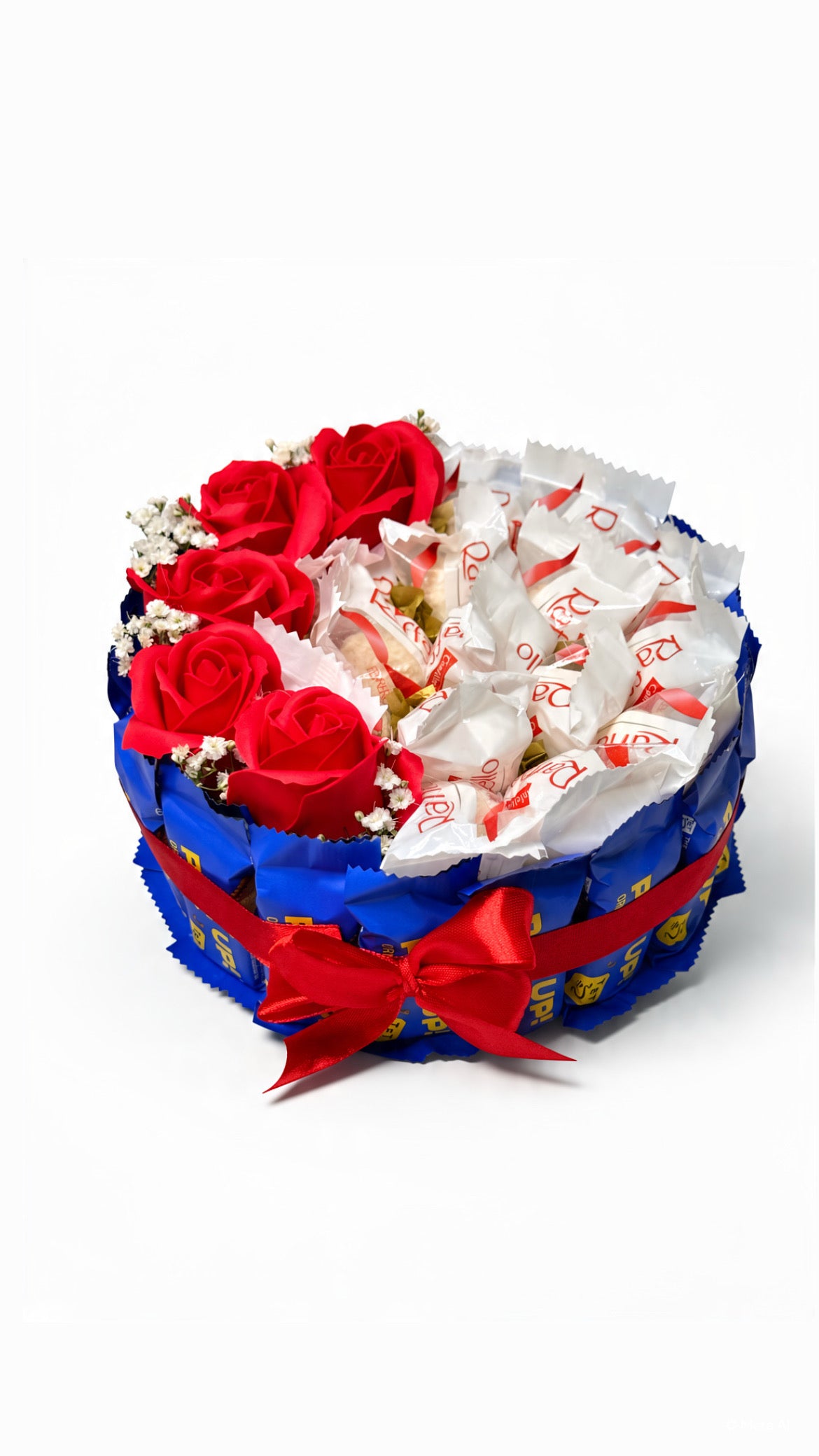 Pick Up Torte „Rot & Blau” mit Seifenrosen und Raffaello