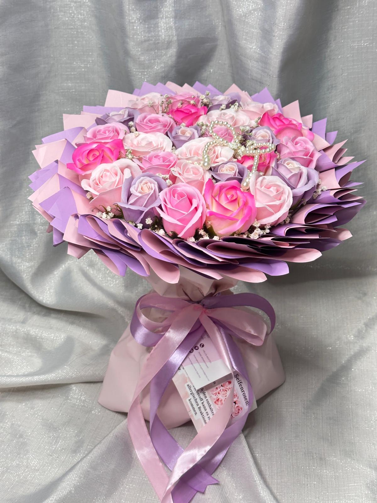 Sträuße mit Seifenrosen